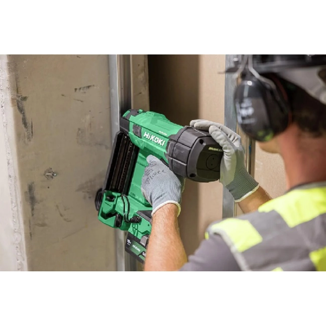 Vendita online Chiodatrice a batteria 18V NC1840DAW3Z corpo macchina